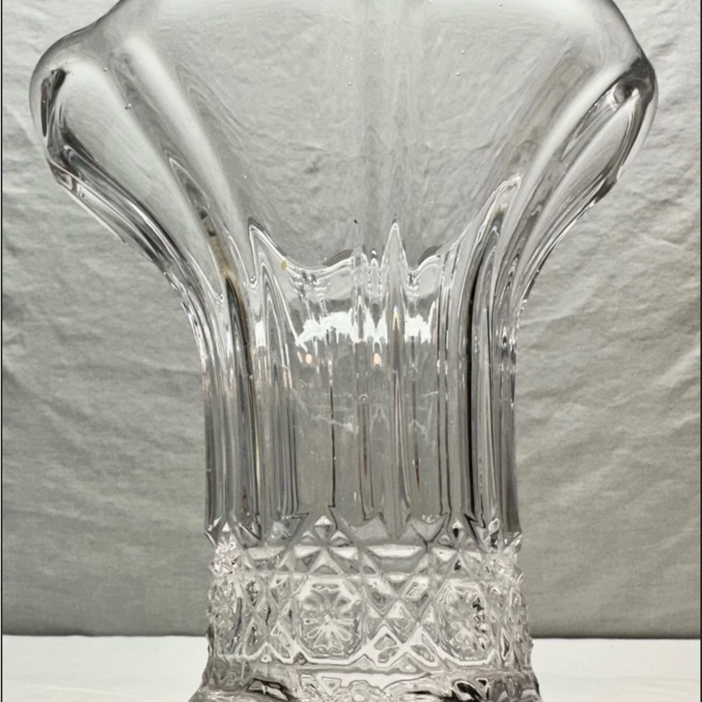 Vintage Clear Cut Depression Glass Fluted Vase Diamond Starburst‎ Pattern - Picture 2 of 7